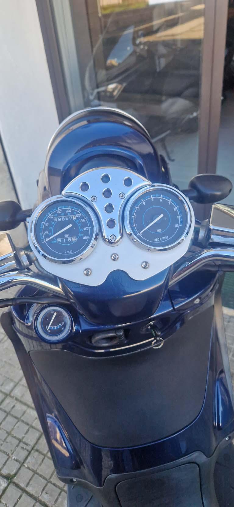 SCOOTER BEVERLY 500 CC